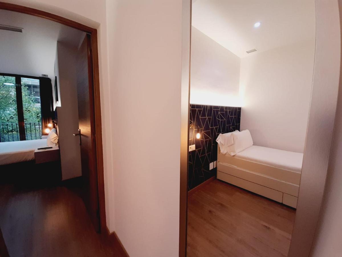 Hostal Laia By Gaiarooms Barcelone Extérieur photo