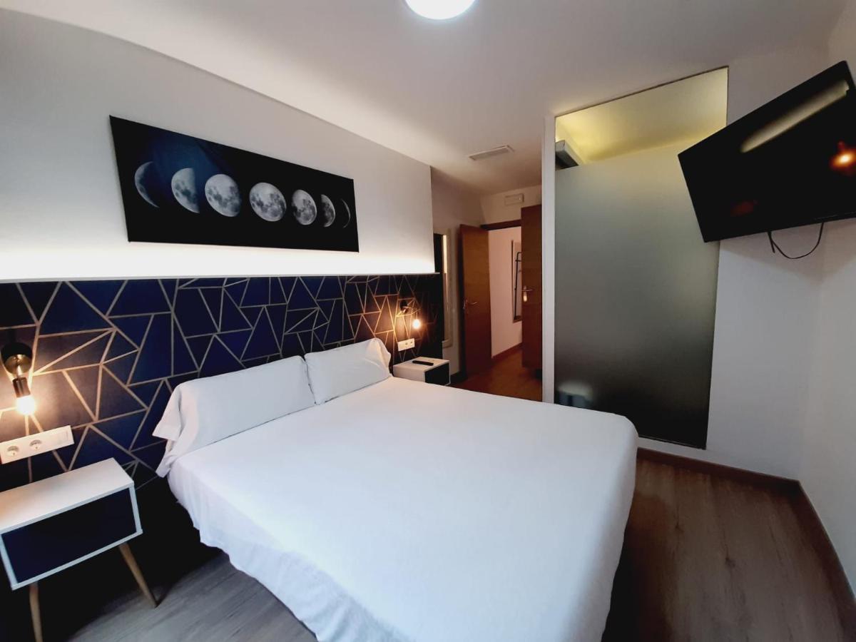 Hostal Laia By Gaiarooms Barcelone Extérieur photo