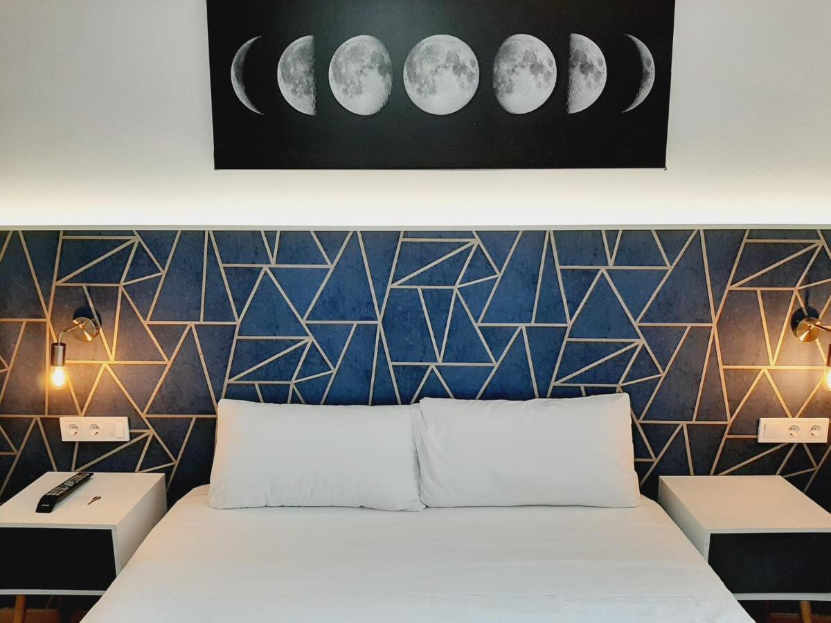 Hostal Laia By Gaiarooms Barcelone Extérieur photo