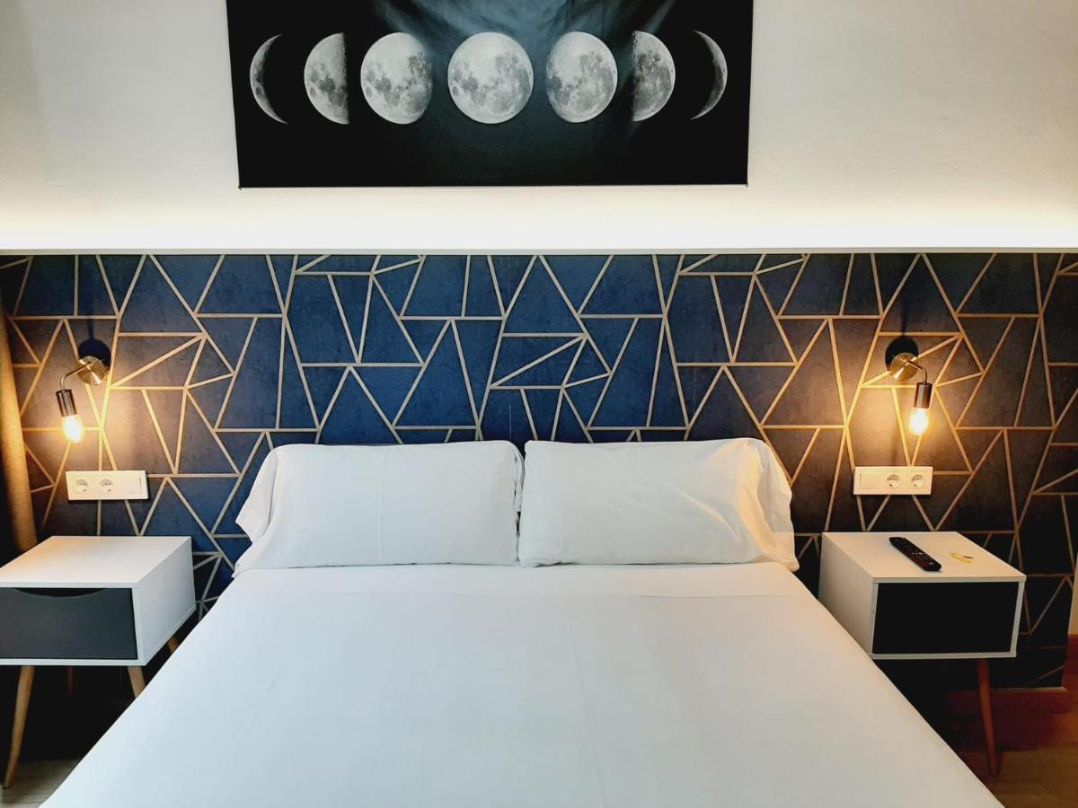 Hostal Laia By Gaiarooms Barcelone Extérieur photo