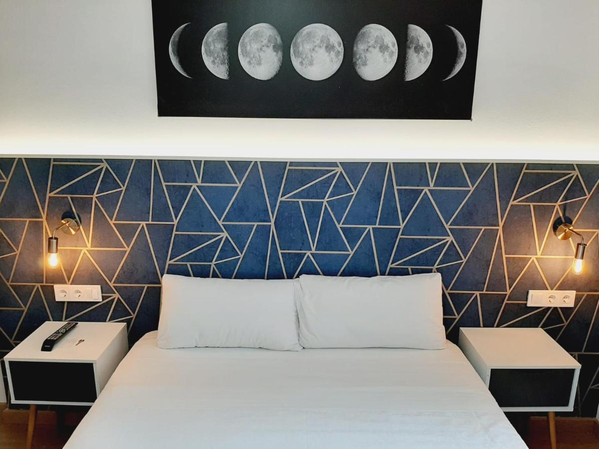 Hostal Laia By Gaiarooms Barcelone Extérieur photo